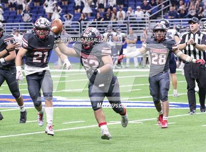 Thumbnail 1 in Pioneer vs Boerne-Champion (UIL 5A Regional Playoff) photogallery.