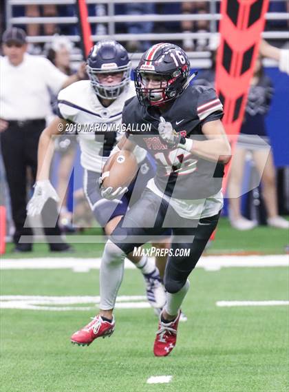 Thumbnail 3 in Pioneer vs Boerne-Champion (UIL 5A Regional Playoff) photogallery.