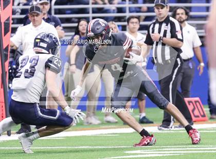 Thumbnail 2 in Pioneer vs Boerne-Champion (UIL 5A Regional Playoff) photogallery.