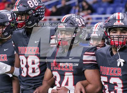 Thumbnail 2 in Pioneer vs Boerne-Champion (UIL 5A Regional Playoff) photogallery.