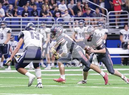 Thumbnail 3 in Pioneer vs Boerne-Champion (UIL 5A Regional Playoff) photogallery.