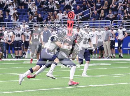 Thumbnail 3 in Pioneer vs Boerne-Champion (UIL 5A Regional Playoff) photogallery.