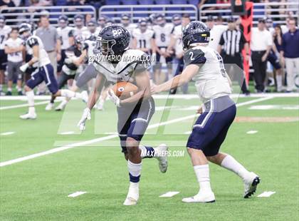Thumbnail 1 in Pioneer vs Boerne-Champion (UIL 5A Regional Playoff) photogallery.