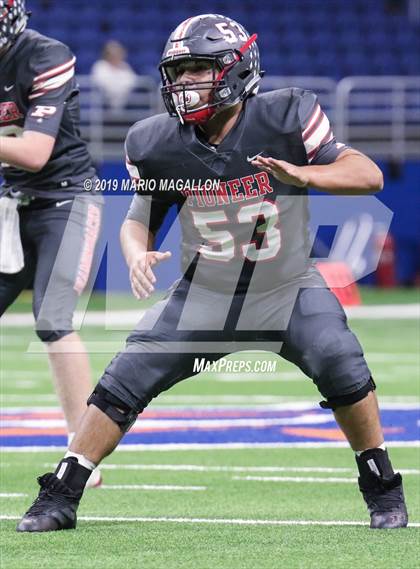 Thumbnail 1 in Pioneer vs Boerne-Champion (UIL 5A Regional Playoff) photogallery.