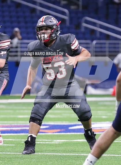 Thumbnail 2 in Pioneer vs Boerne-Champion (UIL 5A Regional Playoff) photogallery.