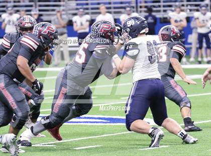 Thumbnail 2 in Pioneer vs Boerne-Champion (UIL 5A Regional Playoff) photogallery.