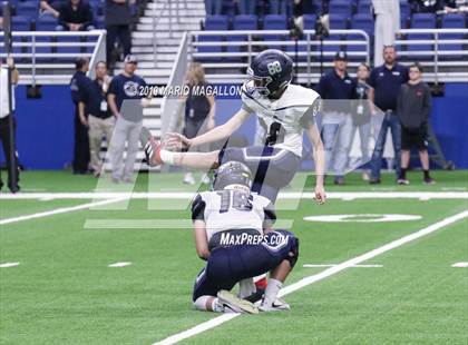 Thumbnail 1 in Pioneer vs Boerne-Champion (UIL 5A Regional Playoff) photogallery.