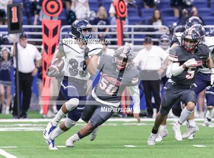 Thumbnail 3 in Pioneer vs Boerne-Champion (UIL 5A Regional Playoff) photogallery.