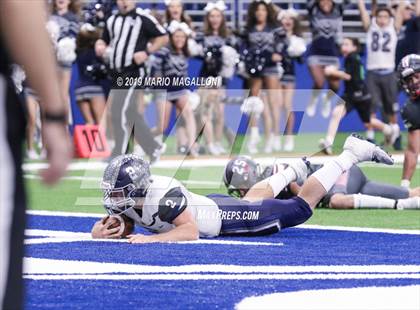 Thumbnail 3 in Pioneer vs Boerne-Champion (UIL 5A Regional Playoff) photogallery.