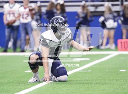 Thumbnail 3 in Pioneer vs Boerne-Champion (UIL 5A Regional Playoff) photogallery.