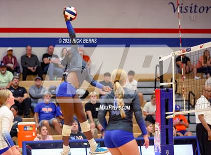 Thumbnail 1 in Grand Oaks @ Oak Ridge photogallery.