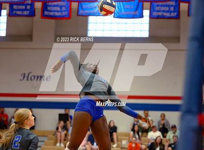 Thumbnail 2 in Grand Oaks @ Oak Ridge photogallery.