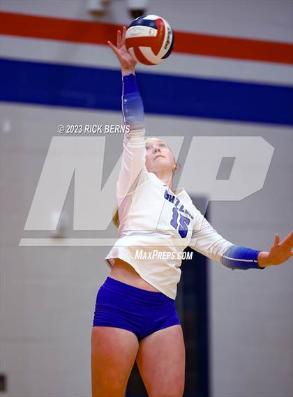 Thumbnail 3 in Grand Oaks @ Oak Ridge photogallery.