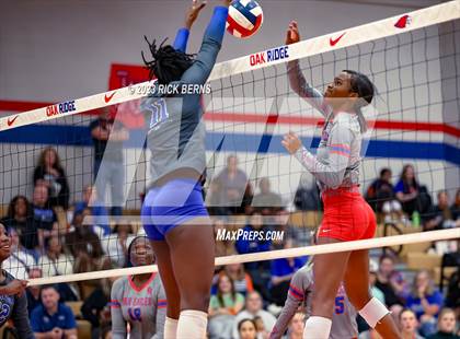 Thumbnail 1 in Grand Oaks @ Oak Ridge photogallery.