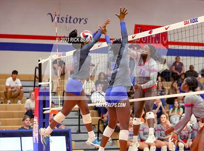 Thumbnail 1 in Grand Oaks @ Oak Ridge photogallery.