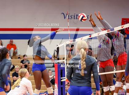 Thumbnail 1 in Grand Oaks @ Oak Ridge photogallery.
