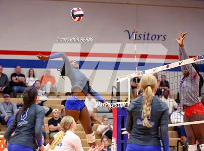 Thumbnail 2 in Grand Oaks @ Oak Ridge photogallery.