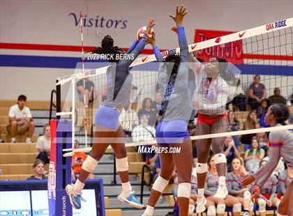 Thumbnail 3 in Grand Oaks @ Oak Ridge photogallery.