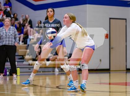 Thumbnail 3 in Grand Oaks @ Oak Ridge photogallery.