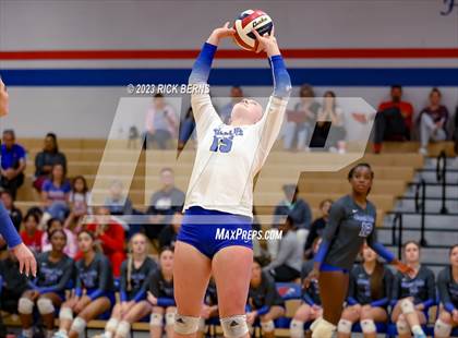 Thumbnail 2 in Grand Oaks @ Oak Ridge photogallery.