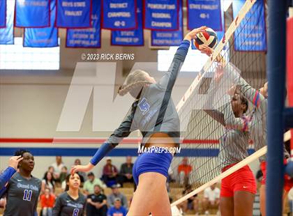 Thumbnail 3 in Grand Oaks @ Oak Ridge photogallery.