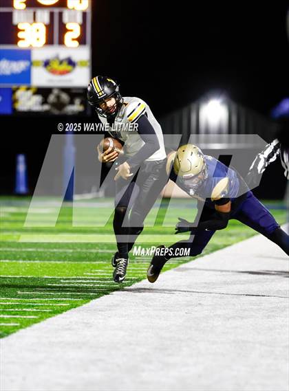 Thumbnail 1 in Murray @ Lloyd Memorial (Class 3A 2025 semifinal) photogallery.