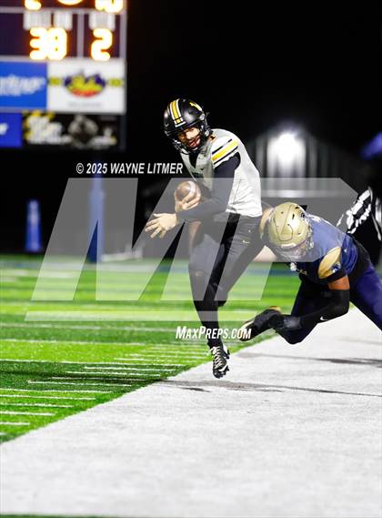 Thumbnail 2 in Murray @ Lloyd Memorial (Class 3A 2025 semifinal) photogallery.