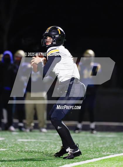 Thumbnail 2 in Murray @ Lloyd Memorial (Class 3A 2025 semifinal) photogallery.