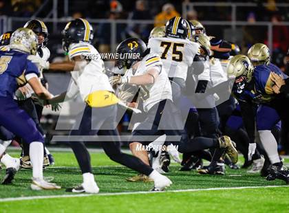 Thumbnail 2 in Murray @ Lloyd Memorial (Class 3A 2025 semifinal) photogallery.