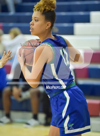 Thumbnail 3 in Xavier College Prep vs Perry photogallery.