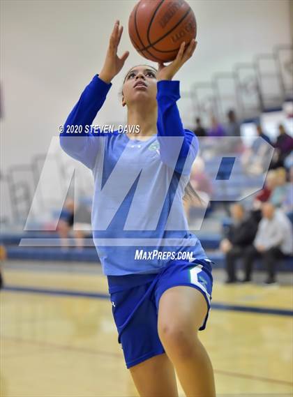 Thumbnail 2 in Xavier College Prep vs Perry photogallery.