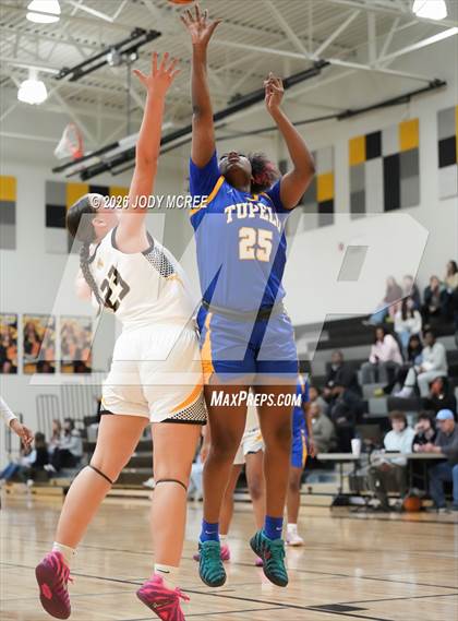 Thumbnail 2 in Tupelo @ Hernando photogallery.