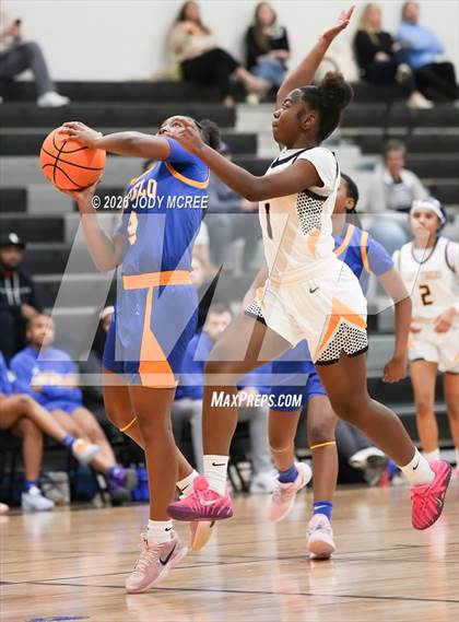 Thumbnail 2 in Tupelo @ Hernando photogallery.