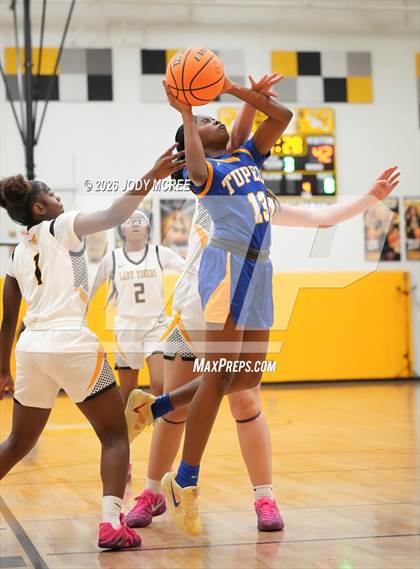 Thumbnail 2 in Tupelo @ Hernando photogallery.