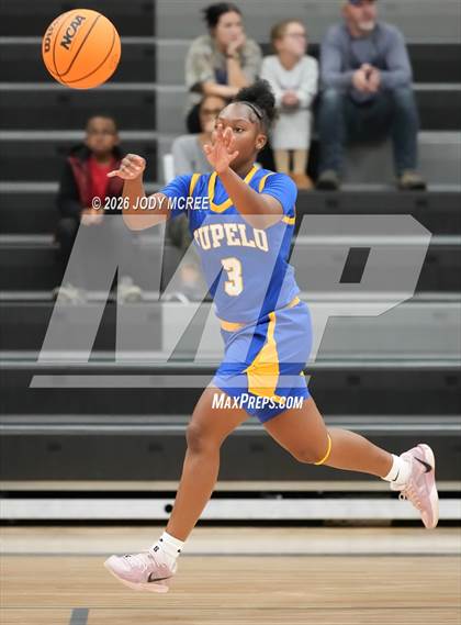 Thumbnail 1 in Tupelo @ Hernando photogallery.