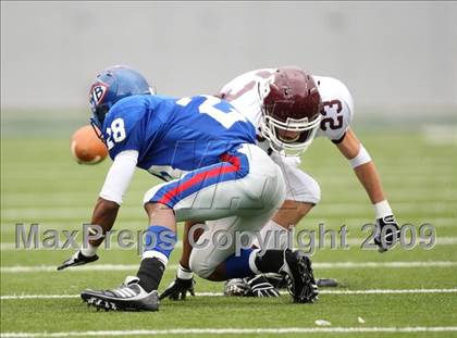 Thumbnail 1 in Cinco Ranch vs. West Brook (Teaxs 5A Region 3 Playoffs) photogallery.