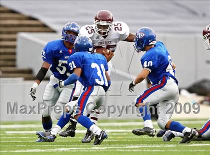 Thumbnail 3 in Cinco Ranch vs. West Brook (Teaxs 5A Region 3 Playoffs) photogallery.