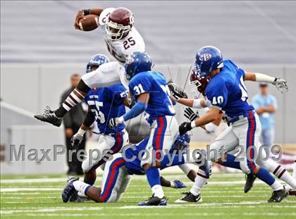 Thumbnail 3 in Cinco Ranch vs. West Brook (Teaxs 5A Region 3 Playoffs) photogallery.
