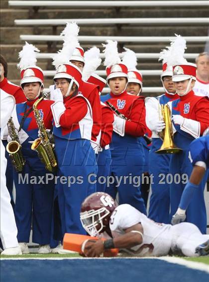 Thumbnail 3 in Cinco Ranch vs. West Brook (Teaxs 5A Region 3 Playoffs) photogallery.