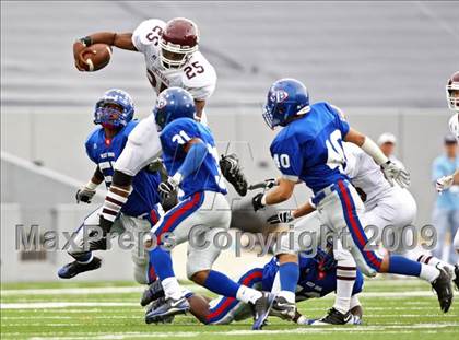 Thumbnail 1 in Cinco Ranch vs. West Brook (Teaxs 5A Region 3 Playoffs) photogallery.