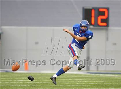 Thumbnail 2 in Cinco Ranch vs. West Brook (Teaxs 5A Region 3 Playoffs) photogallery.