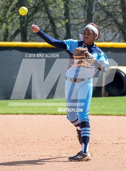 Thumbnail 3 in Moore County vs. Silverdale Academy photogallery.