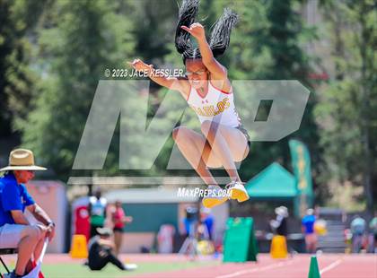 Thumbnail 2 in CIF-SS Track & Field Divisional Finals (Girls) photogallery.
