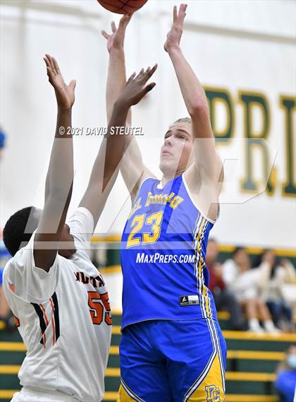 Thumbnail 3 in Del Campo vs. Foothill (Jack Scott Tournament) photogallery.