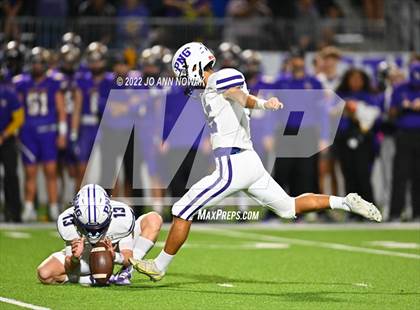 Thumbnail 3 in Port Neches-Groves vs. Liberty Hill (UIL 5A D2 Semifinal) photogallery.