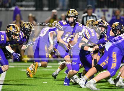 Thumbnail 1 in Port Neches-Groves vs. Liberty Hill (UIL 5A D2 Semifinal) photogallery.