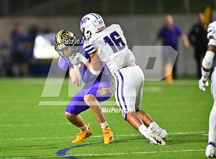Thumbnail 3 in Port Neches-Groves vs. Liberty Hill (UIL 5A D2 Semifinal) photogallery.