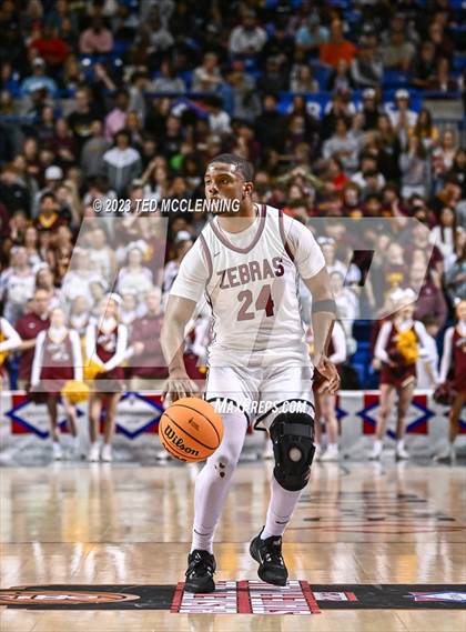 Thumbnail 1 in Pine Bluff vs. Lake Hamilton (AAA 5A State Final) photogallery.