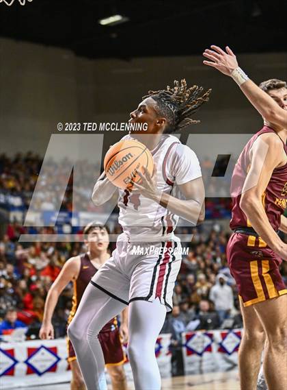 Thumbnail 2 in Pine Bluff vs. Lake Hamilton (AAA 5A State Final) photogallery.