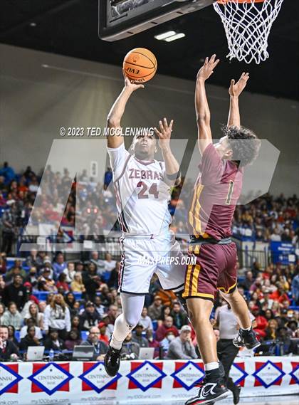 Thumbnail 1 in Pine Bluff vs. Lake Hamilton (AAA 5A State Final) photogallery.